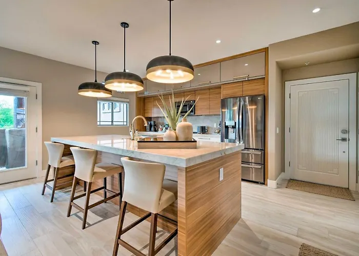 Holiday home Perks & Private Balcony: Condo! Scottsdale
