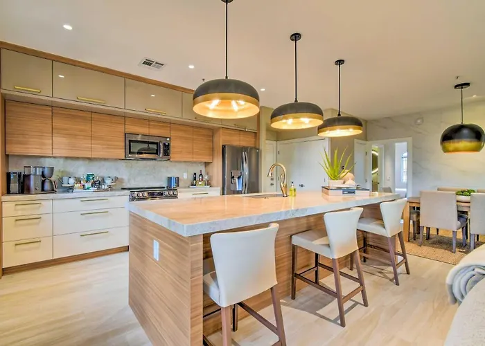 Perks & Private Balcony: Condo! Holiday home Scottsdale