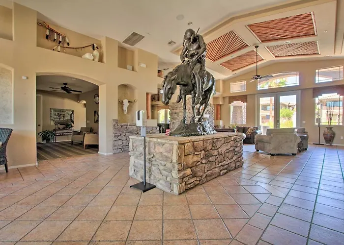 Holiday home Perks & Private Balcony: Condo! *