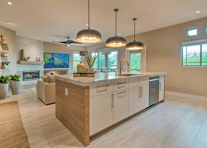 Perks & Private Balcony: Condo! Scottsdale