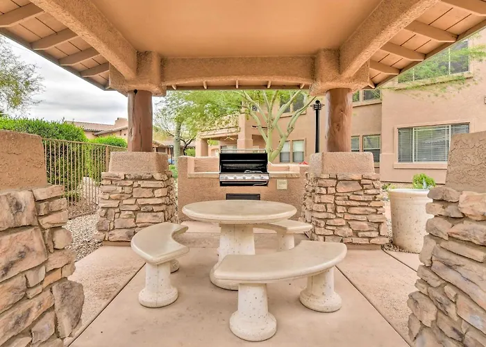 Holiday home Perks & Private Balcony: Condo! Scottsdale