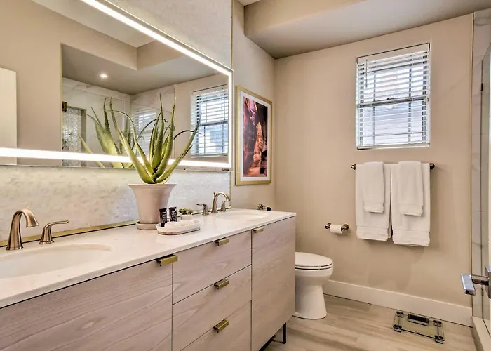 Perks & Private Balcony: Condo! * Scottsdale